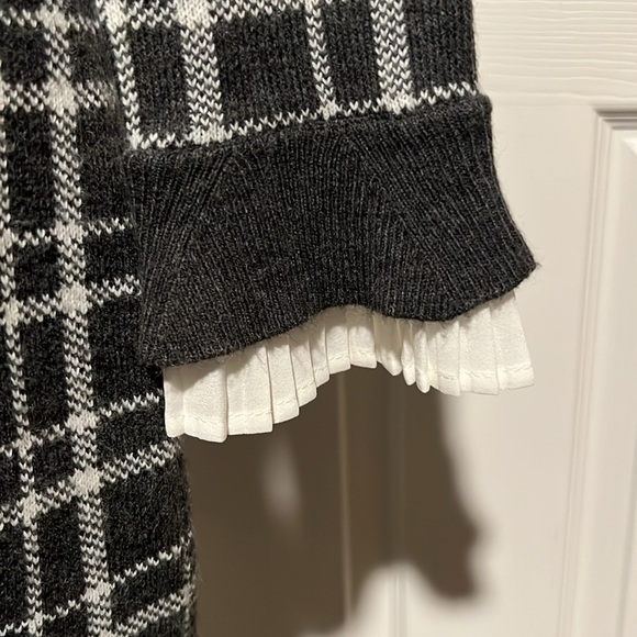 Vince Camuto - Picture 3 of 6